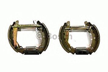 ARKA PABUÇ BALATA TAKIMI (KİT) GOLF I-II-III-JETTA I-II-PASSAT-POLO-SCIROCCO 80=> - OEM: 331698100 - BOSCH